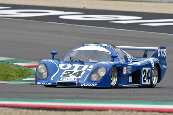 Scarperia, 2 Nisan 2023: Rondeau M382 eski Henri Pescarolo, Mugello Classic 2023 'te İtalya Mugello Pisti' nde görev yapıyordu..