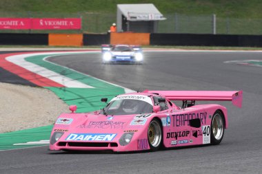 Scarperia, 2 Nisan 2023: Spice SE90P yıl 1990 Mugello Classic 2023 'te İtalya' daki Mugello Pisti 'nde.