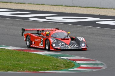 Scarperia, 2 Nisan 2023: Porsche 962 C yılı 1991 Mugello Classic 2023 'te İtalya' daki Mugello Pisti 'nde.