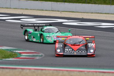 Scarperia, 2 Nisan 2023: Porsche 962 C yılı 1991 Mugello Classic 2023 'te İtalya' daki Mugello Pisti 'nde.