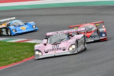 Scarperia, 2 Nisan 2023: Porsche 962 C yılı 1990 Mugello Classic 2023 yılında İtalya 'daki Mugello Pisti' nde.
