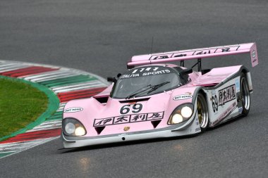 Scarperia, 2 Nisan 2023: Porsche 962 C yılı 1990 Mugello Classic 2023 yılında İtalya 'daki Mugello Pisti' nde.