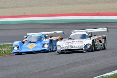 Scarperia, 2 Nisan 2023: Spice SE90C yıl 1990 Mugello Classic 2023 tarihinde İtalya 'daki Mugello Pisti' nde faaliyet gösterdi.