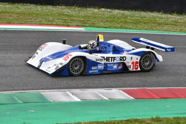 Scarperia, 2 Nisan 2023: MG-Lola EX257 yıl 2004 Mugello Classic 2023 tarihinde İtalya 'daki Mugello Circuit.