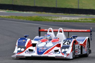 Scarperia, 2 Nisan 2023: MG-Lola EX264 2005 Mugello Classic 2023 tarihinde İtalya 'daki Mugello Pisti' nde faaliyet göstermiştir..