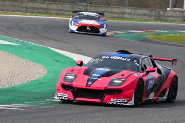 Scarperia, 23 Mart 2023: SK Racing takımının Ligier JS2 R 'si Eburderie-Lemma-Dacosta tarafından İtalya' daki Mugello Pisti 'nde yapılan 12..