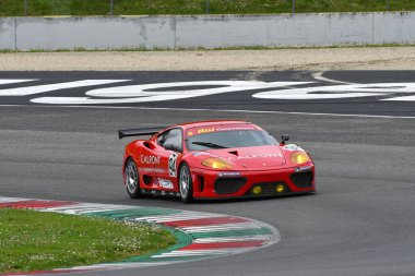 Scarperia, 2 Nisan 2023: Ferrari 360 Modena N-GT yılı 2003 Mugello Classic 2023 'te İtalya' daki Mugello Pisti 'nde eylem halindeydi..