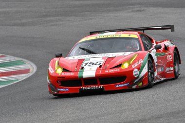 Scarperia, 2 Nisan 2023: Ferrari 458 GTE yılı 2011 Mugello Classic 2023 tarihinde İtalya 'daki Mugello Pisti' nde faaliyet göstermektedir..
