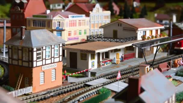 2023年 2023年 イタリア フィレンツェ駅を通過する貨物列車 鉄道模型 — ストック動画