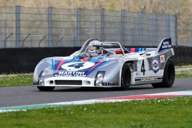 Scarperia, 2 Nisan 2023: Porsche 908-03, 1971 Mugello Classic 2023 'te İtalya' daki Mugello Pisti 'nde eylem halindeydi..