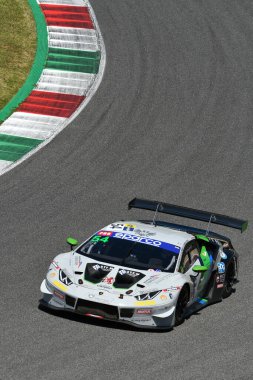 Scarperia, 7 Temmuz 2023: IMPERIALE Ekibi 'nden Lamborghini Huracan GT3 Gilardoni Kevin ve Middleton Stuart' ın Mugello Pisti 'ndeki İtalya Şampiyonası antrenmanı sırasında kullandılar. İtalya.