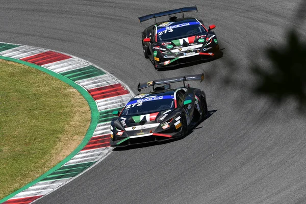 Scarperia, 7 Temmuz 2023: DL Racing takımından Lamborghini Huracan Supertrofeo Caiola Alessio ve Fabi Alessandro Mugello Pisti 'nde İtalya Şampiyonası antrenmanında. İtalya.