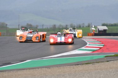 Scarperia, 2 Nisan 2023: Lola T212, 1971 Mugello Classic 2023 'te İtalya Mugello Pisti' nde eylem halindeydi..