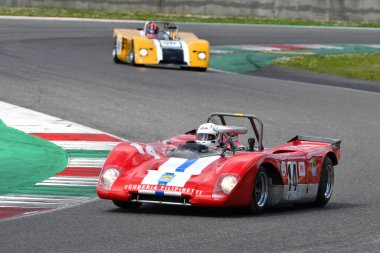 Scarperia, 2 Nisan 2023: Lola T212, 1971 Mugello Classic 2023 'te İtalya Mugello Pisti' nde eylem halindeydi..