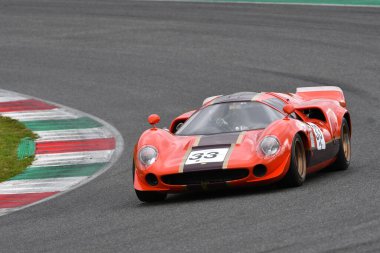 Scarperia, 2 Nisan 2023: Lola T70 Mk III B yılı 1967 Mugello Classic 2023 tarihinde İtalya Mugello Pisti 'nde.