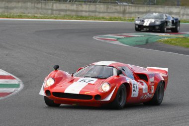 Scarperia, 2 Nisan 2023: Lola T70 Mk III B yılı 1967 Mugello Classic 2023 tarihinde İtalya Mugello Pisti 'nde.