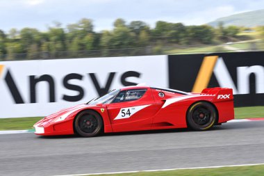 Scarperia, Mugello - 28 Ekim 2023: Ferrari FXX İtalya 'da Ferrari Dünya Finalleri sırasında Mugello Pisti' nde görev yapıyor.