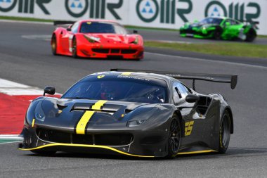 Scarperia - İtalya, 28 Ekim 2023: Ferrari 488 GT3, Ferrari Dünya Finalleri sırasında İtalya 'da.