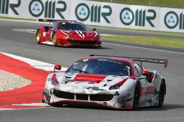 Scarperia - İtalya, 28 Ekim 2023: Ferrari 488 GT3, Ferrari Dünya Finalleri sırasında İtalya 'da.