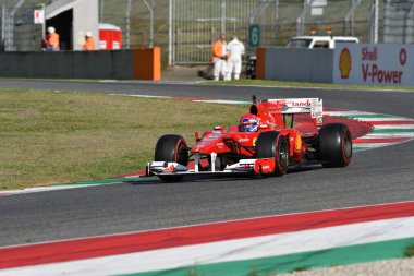 Scarperia, Mugello - 28 Ekim 2023: Ferrari F1 F10 yıl 2010 ex Fernando Alonso Ferrari Dünya Finalleri sırasında Mugello Pisti 'nde.