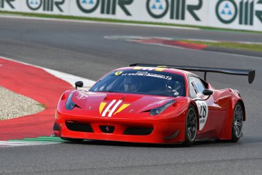 Scarperia - İtalya, 28 Ekim 2023: Ferrari 458 GT3 Ferrari Dünya Finalleri sırasında İtalya 'da Mugello Pisti' nde.