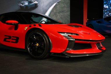 Scarperia, Mugello - 28 Ekim 2023: Ferrari SF90 XX Spyder, 2023 Ferrari Dünya Finalleri sırasında İtalya 'daki Mugello Pisti' nde sergilenmektedir.