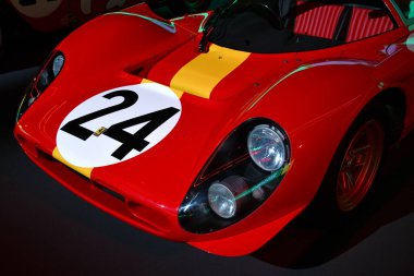 Scarperia, Mugello - 28 Ekim 2023: Ferrari 330 P4 İtalya 'daki Mugello Pisti' nde Ferrari Dünya Finalleri sırasında sergilenmektedir.