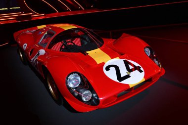 Scarperia, Mugello - 28 Ekim 2023: Ferrari 330 P4 İtalya 'daki Mugello Pisti' nde Ferrari Dünya Finalleri sırasında sergilenmektedir.