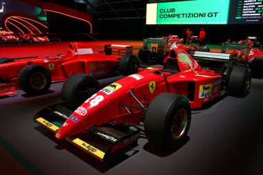 Scarperia, Mugello - 28 Ekim 2023: Ferrari Gherard Berger 'in Ferrari 412 T2' si, 2023 Ferrari Dünya Finalleri sırasında İtalya 'daki Mugello Pisti' nde sergilenmektedir..