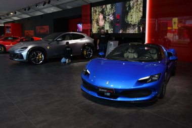 Scarperia, Mugello - 28 Ekim 2023: Ferrari 296 GTS İtalya 'daki Mugello Pisti' nde Ferrari Dünya Finalleri sırasında sergilenmektedir..