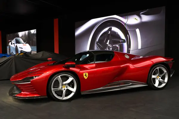 Scarperia Mugello ลาคม 2023 Ferrari Daytona Sp3 แสดงในระหว างการแข Ferrari ภาพถ่ายสต็อกที่ปลอดค่าลิขสิทธิ์