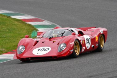 Scarperia, 2 Nisan 2023: Ferrari 312 P yılı 1969 eski Pedro Rodriguez Mugello Classic 2023 'te İtalya' daki Mugello Pisti 'nde görev yapıyordu..