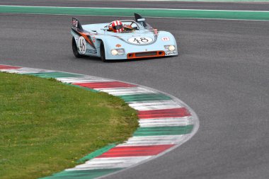 Scarperia, 2 Nisan 2023: Porsche 908-03, 1969 Mugello Classic 2023 'te İtalya' daki Mugello Pisti 'nde eylem halindeydi..