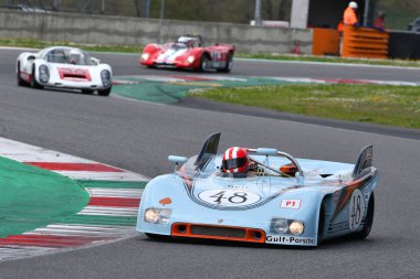 Scarperia, 2 Nisan 2023: Porsche 908-03, 1969 Mugello Classic 2023 'te İtalya' daki Mugello Pisti 'nde eylem halindeydi..