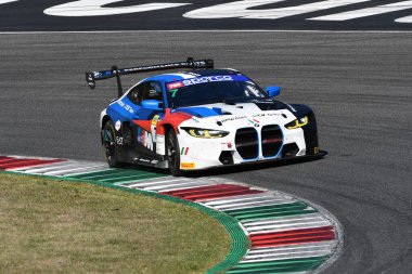 Scarperia, 29 Eylül 2023: İtalyan takımı Italia Ceccato Racing 'den Bmw M4 Gt3, Mugello Pisti' nde yapılan İtalya Şampiyonası antrenmanı sırasında Bruno Spengler tarafından kullanıldı. İtalya.