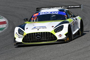 Scarperia, 29 Eylül 2023: Akm Motorsport takımından Mercedes Sls Amg Marco Antonelli tarafından Mugello Pisti 'nde oynanan İtalya Şampiyonası antrenmanı sırasında kullanıldı. İtalya.