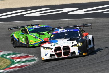 Scarperia, 29 Eylül 2023: İtalyan takımı Italia Ceccato Racing 'den Bmw M4 Gt3, Mugello Pisti' nde İtalya Şampiyonası antrenmanı sırasında Tamburini Carlo 'dan yarış sürüyor. İtalya.