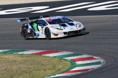 Scarperia, 29 Eylül 2023: Imperiale Spor Araba Servisi 'nden Lamborghini Huracan, Ciglia Massimo ve Fascicolo Giuseppe tarafından Mugello Pisti' nde İtalya Şampiyonası antrenmanı sırasında kullanıldı. İtalya