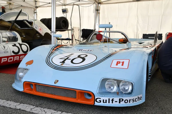 Scarperia, 2 Nisan 2023: İtalya 'daki Mugello Pisti' nde Mugello Classic 2023 sırasında, 1971 yılında Porsche 908-03 'ün ayrıntıları.