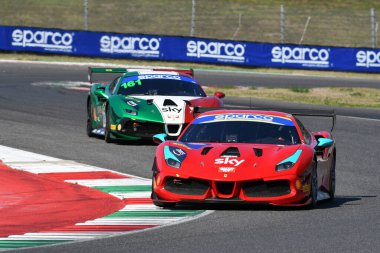 Scarperia, 29 Eylül 2023: Pellin Racing takımının Ferrari 488 'i Haugen Thor tarafından Mugello Pisti' nde İtalya Şampiyonası antrenmanı sırasında kullanıldı. İtalya.