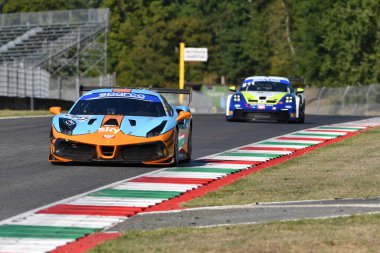 Scarperia, 29 Eylül 2023: Pellin Racing takımının Ferrari 488 'i Clark Lisa ve Marcelli Kyle tarafından Mugello Pisti' nde İtalya Şampiyonası antrenmanı sırasında kullanıldı. İtalya.