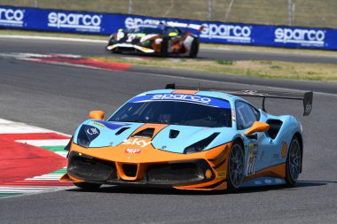 Scarperia, 29 Eylül 2023: Pellin Racing takımının Ferrari 488 'i Clark Lisa ve Marcelli Kyle tarafından Mugello Pisti' nde İtalya Şampiyonası antrenmanı sırasında kullanıldı. İtalya.