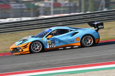 Scarperia, 29 Eylül 2023: Pellin Racing takımının Ferrari 488 'i Clark Lisa ve Marcelli Kyle tarafından Mugello Pisti' nde İtalya Şampiyonası antrenmanı sırasında kullanıldı. İtalya.