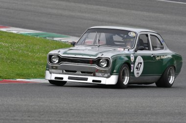 Scarperia, 2 Nisan 2023: Ford Escort RS 1600 1972 Mugello Classic 2023 'te İtalya' daki Mugello Pisti 'nde eylem halinde..