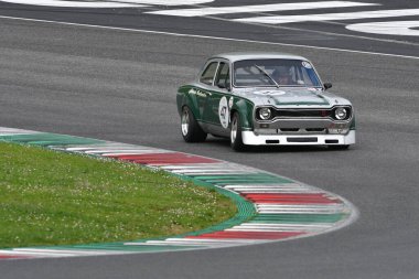 Scarperia, 2 Nisan 2023: Ford Escort RS 1600 1972 Mugello Classic 2023 'te İtalya' daki Mugello Pisti 'nde eylem halinde..
