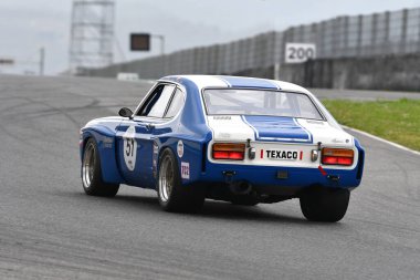 Scarperia, 2 Nisan 2023: Ford Capri RS 2600 1973 Mugello Classic 2023 tarihinde İtalya 'daki Mugello Pisti' nde eylem halindedir..