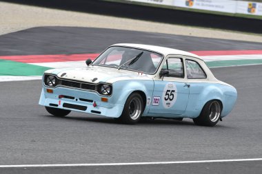 Scarperia, 2 Nisan 2023: Ford Escort RS 1600 1975 Mugello Classic 2023 tarihinde İtalya 'daki Mugello Pisti' nde eylem halindeydi..