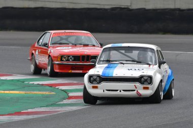 Scarperia, 2 Nisan 2023: Ford Escort I RS 1600 1975 Mugello Classic 2023 'te İtalya Mugello Pisti' nde eylem halindeydi..