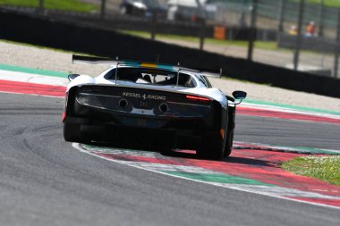 Scarperia, 23 Mart 2024 İtalya: Kessel Racing 'den Boem Takımı' ndan Ferrari 296 GT3 Cutrera-Talarico-Frezza-Fumanelli Mugello Pisti 'ndeki Hankook eylemi sırasında.