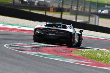Scarperia, 23 Mart 2024 İtalya: Kessel Racing 'den Boem Takımı' ndan Ferrari 296 GT3 Cutrera-Talarico-Frezza-Fumanelli Mugello Pisti 'ndeki Hankook eylemi sırasında.